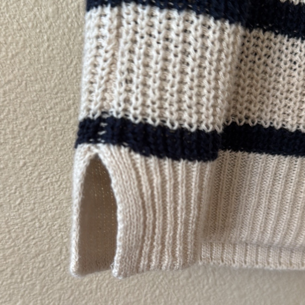 Like New! FAHERTY Miramar Linen Muscle Tank Ivory Navy stripe size Medium - Picture 8 of 11